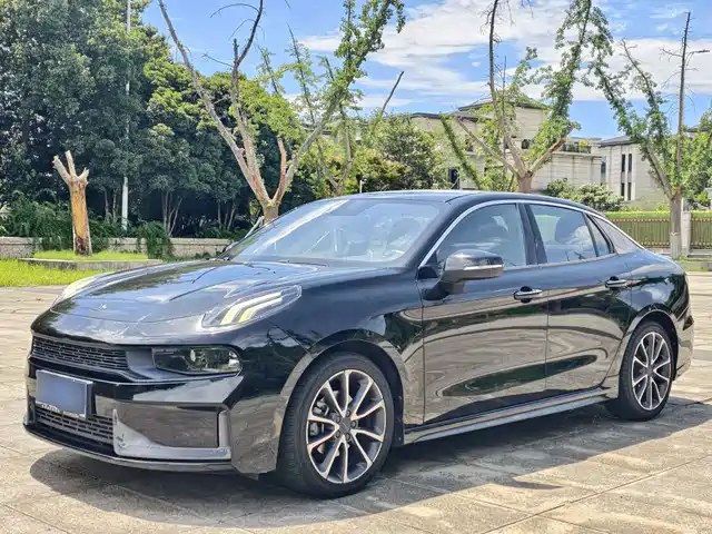 2020 Lynk & Co 03