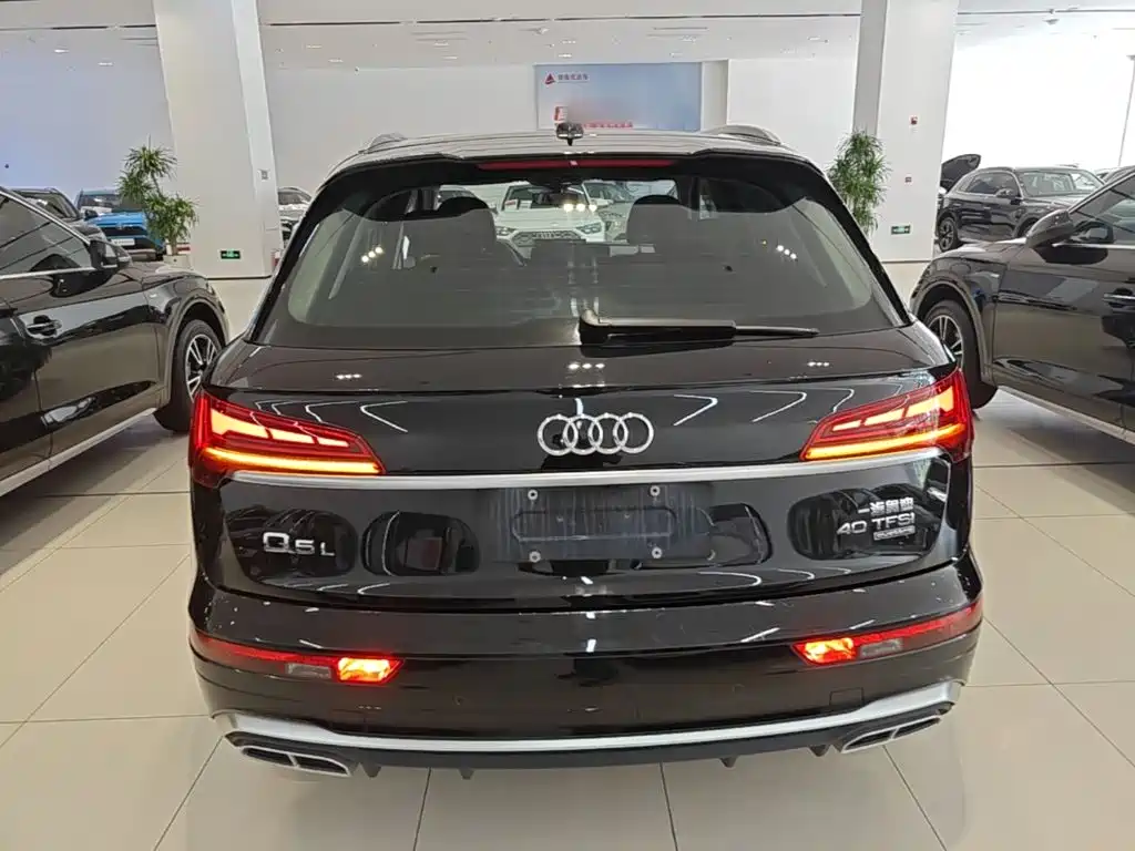 Audi Q5L Sportback — миниатюра 6
