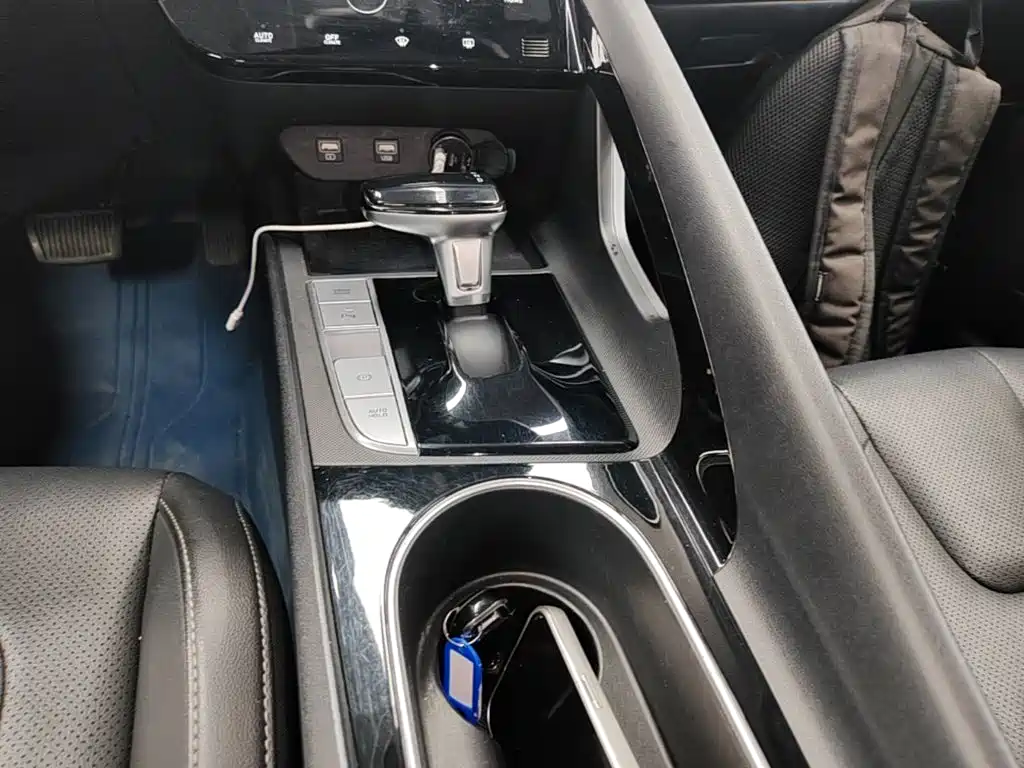 Hyundai Elantra — миниатюра 14