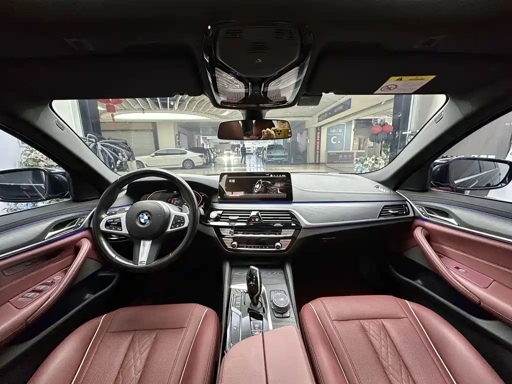 BMW 5 Series — миниатюра 9
