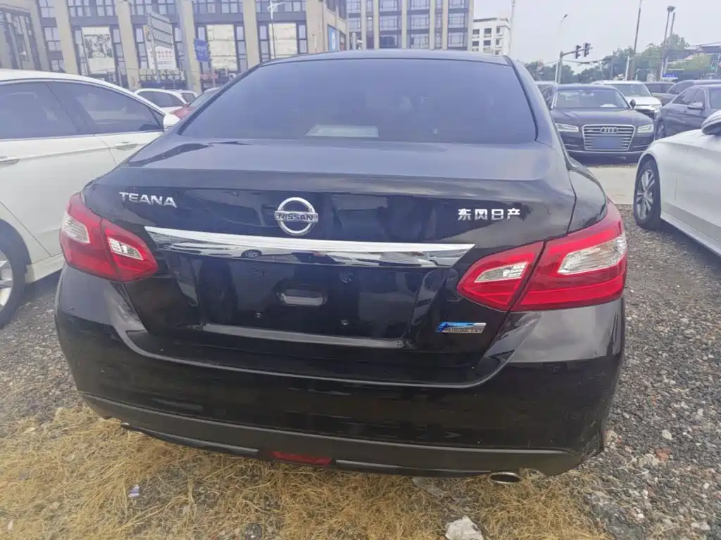 Nissan Teana — миниатюра 6
