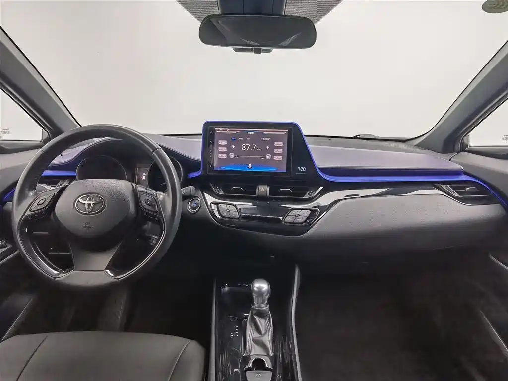 TOYOTA C HR