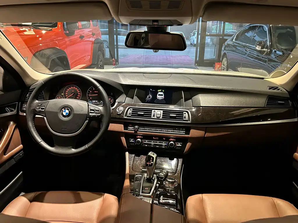 BMW 5 Series — миниатюра 22