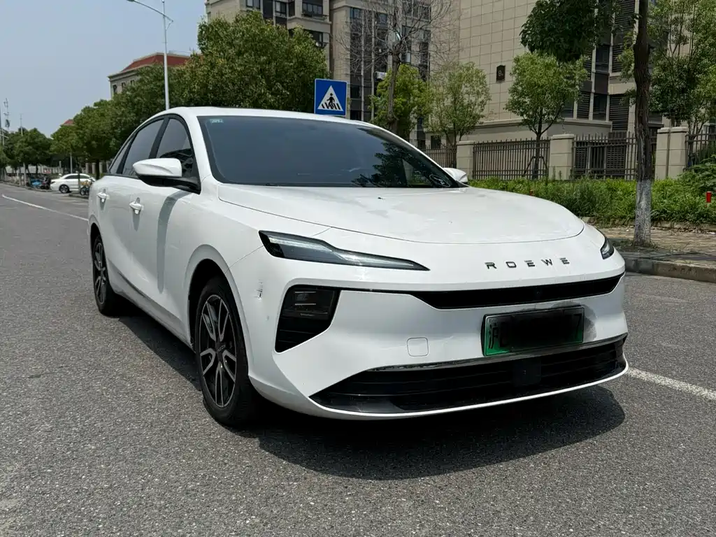 Roewe D6 2025 450km