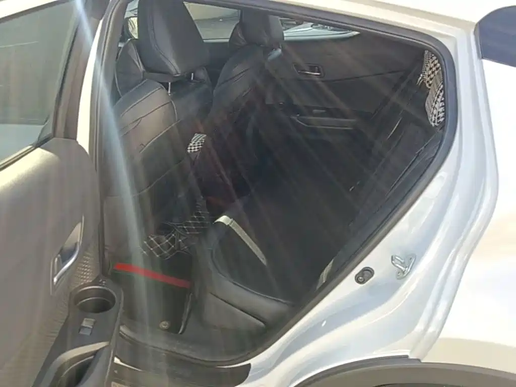 Toyota C-HR — миниатюра 17