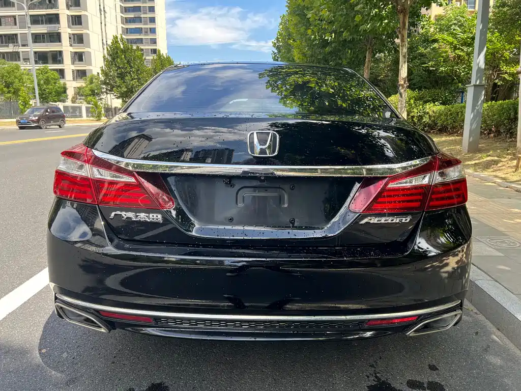 Honda Accord — миниатюра 6