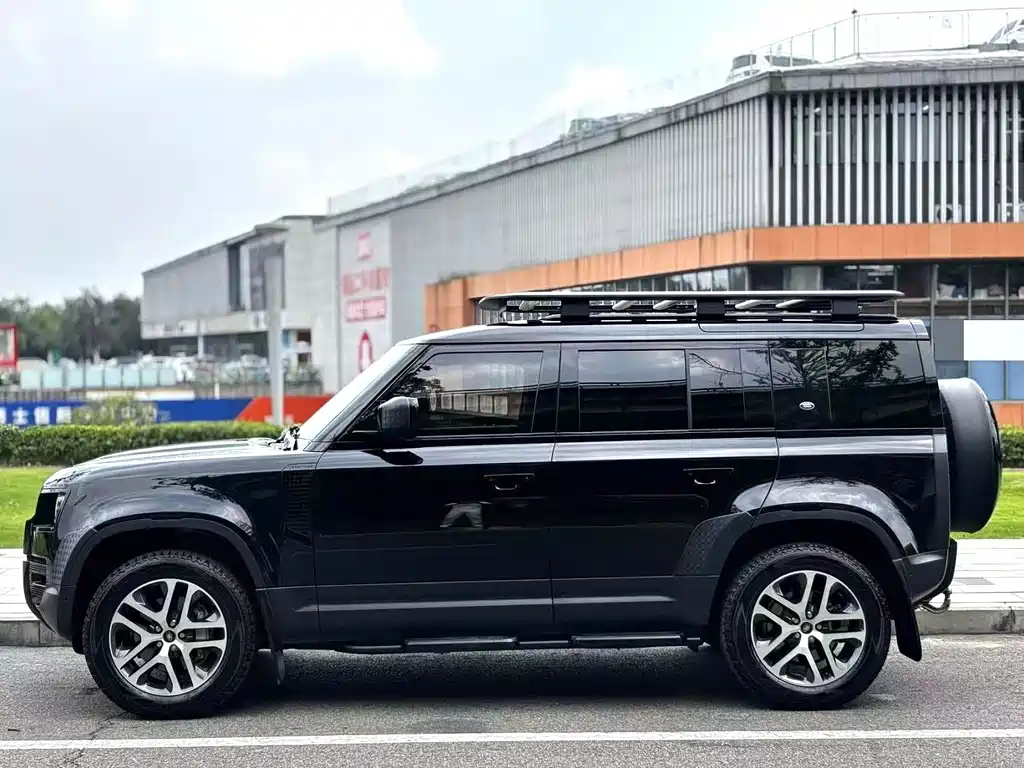 Land Rover Defender — миниатюра 8