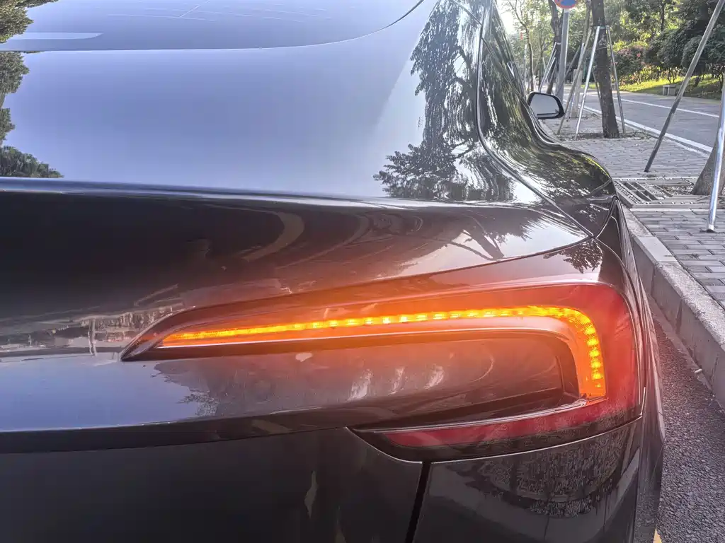 Tesla Model 3 — миниатюра 16