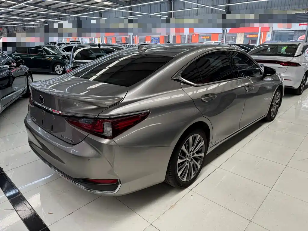 Lexus ES — миниатюра 13