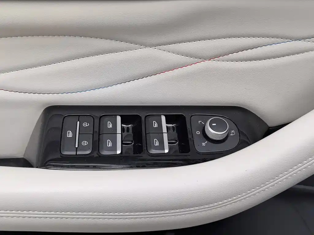 Geely Xingyue L — миниатюра 9
