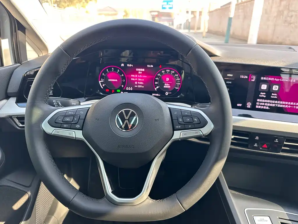 VOLKSWAGEN GOLF