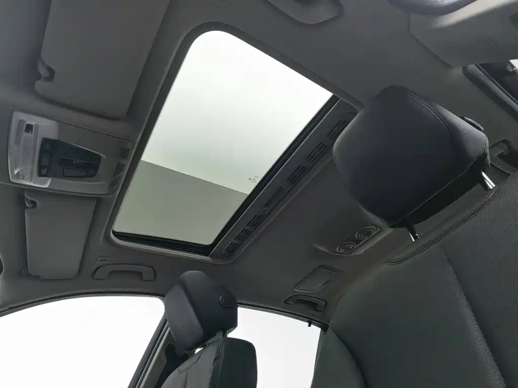 BMW 3 Series — миниатюра 14