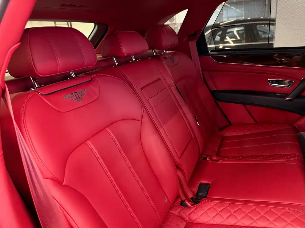 Bentley Bentayga — миниатюра 8