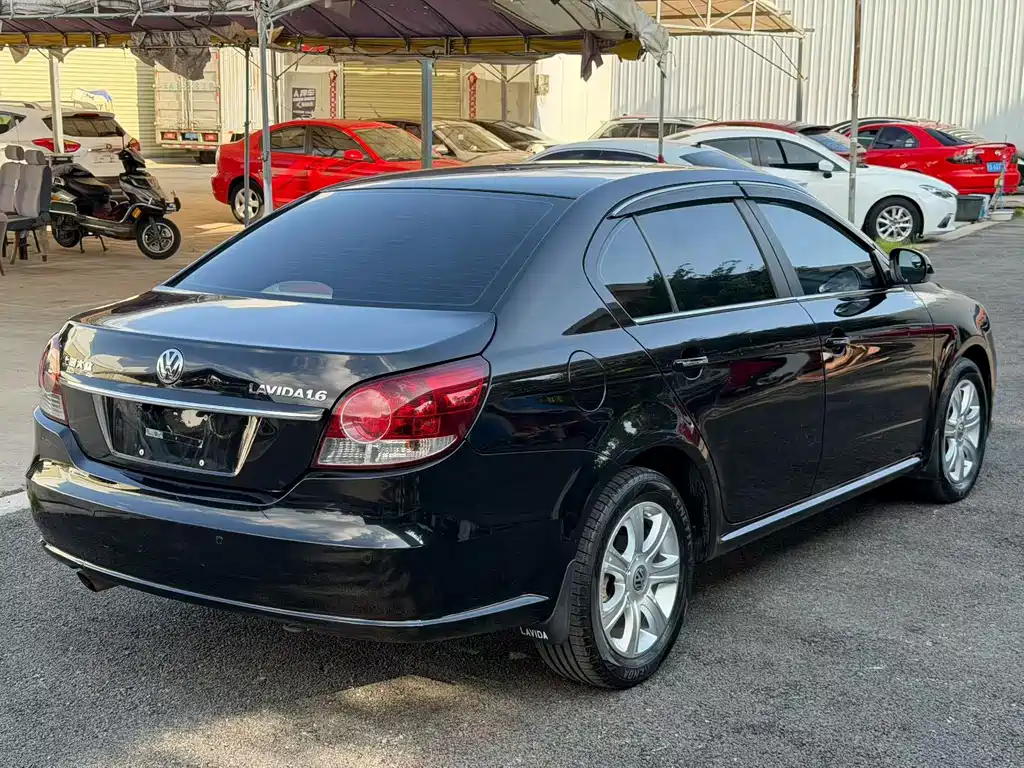 Volkswagen Lavida — миниатюра 9