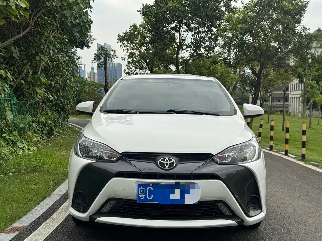 Toyota Yaris L — миниатюра 2