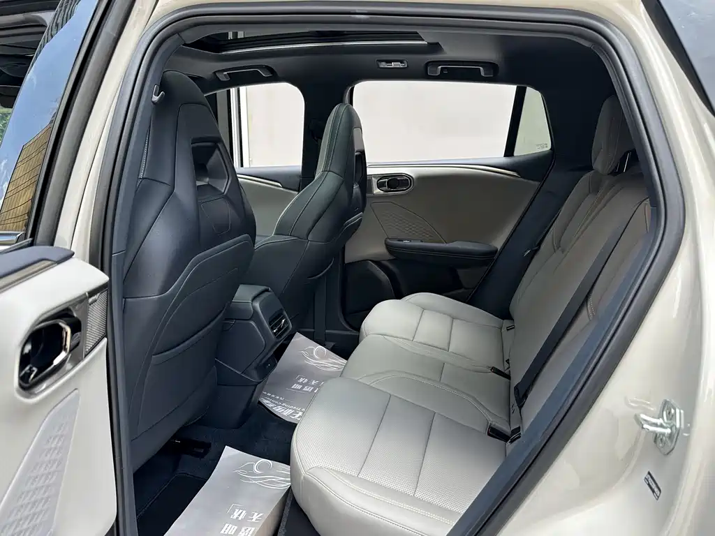 Lynk & Co 06 2025 Renew 1.5T Halo