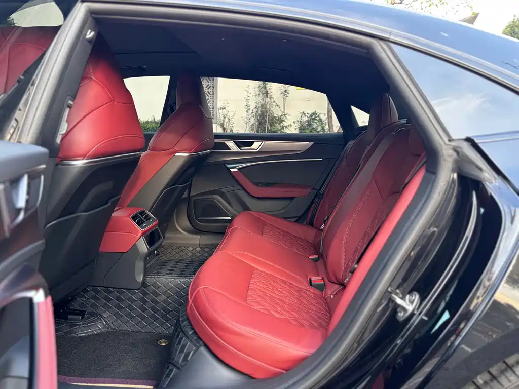 Audi A7L — миниатюра 12