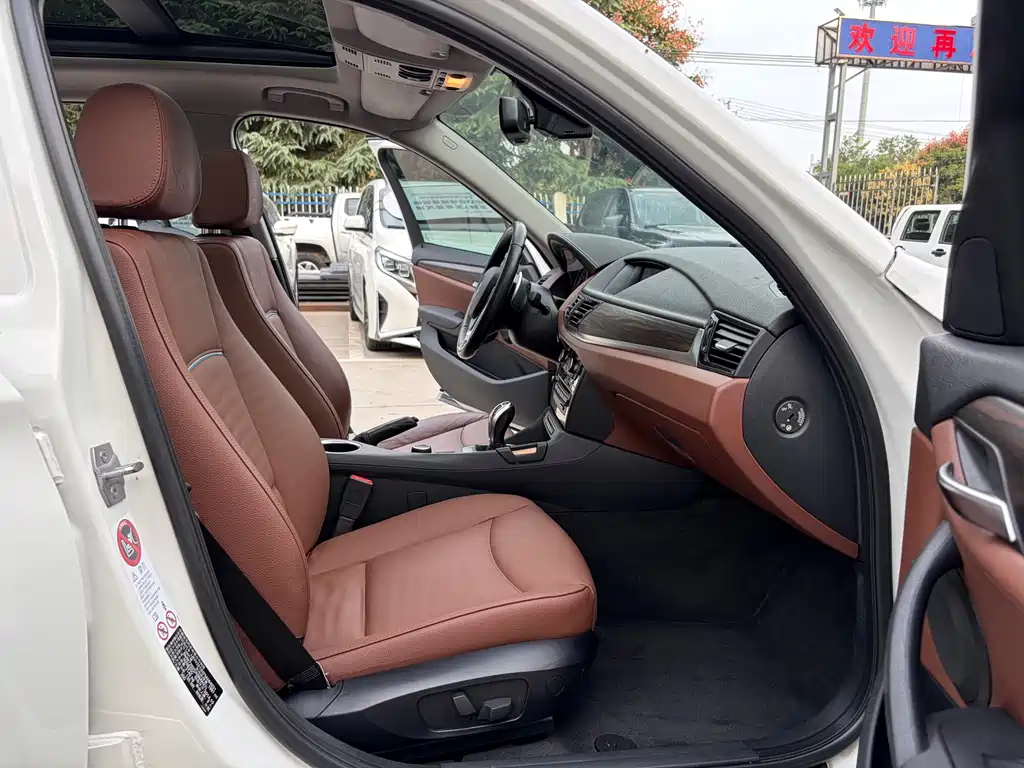 BMW X1 — миниатюра 6
