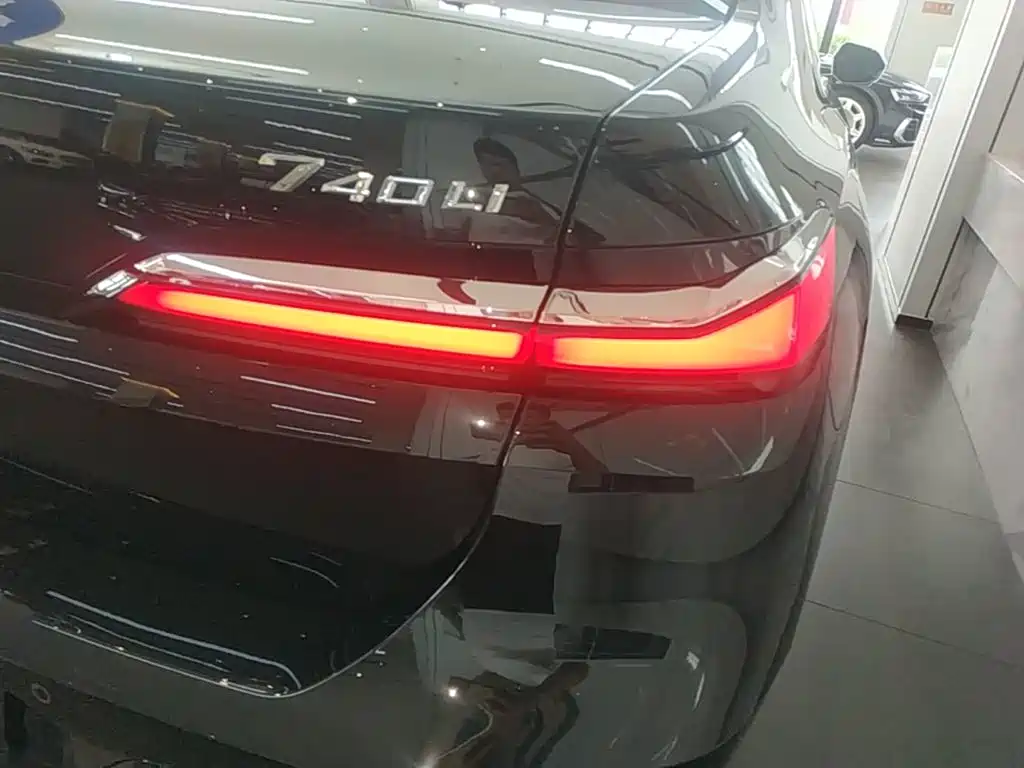 BMW 7 Series 7 2023 735Li M Sport