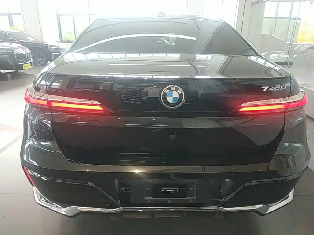 BMW 7 Series 7 2023 735Li M Sport