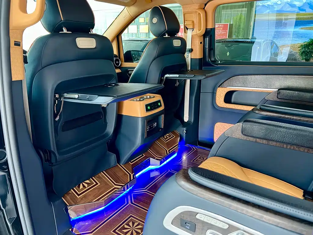 Mercedes-Benz V-Class — миниатюра 20