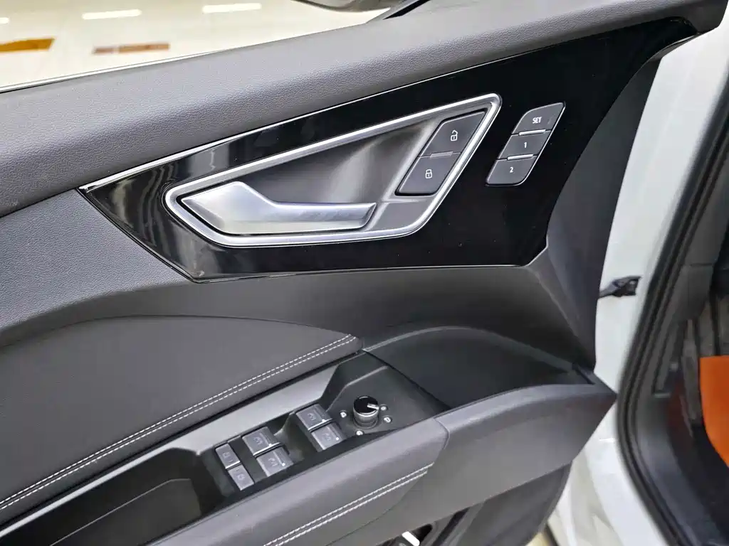 Audi Q4 e-tron — миниатюра 6