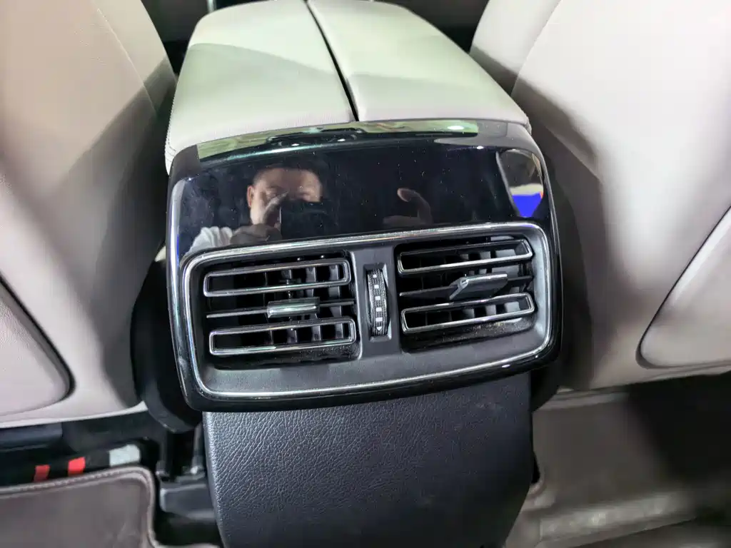 BYD Tang New Energy — миниатюра 16