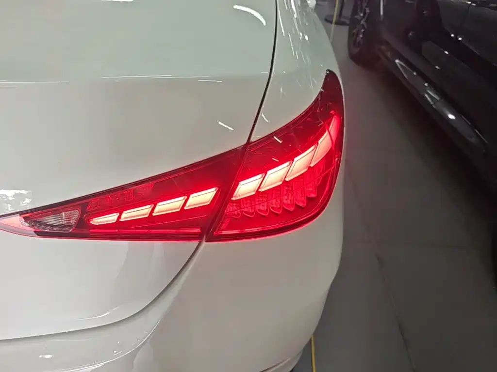 Mercedes-Benz C-Class — миниатюра 8