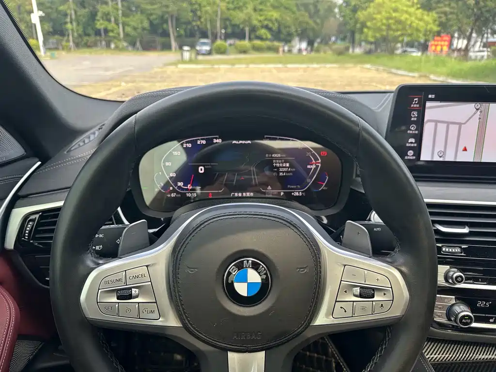 BMW 5 Series — миниатюра 9