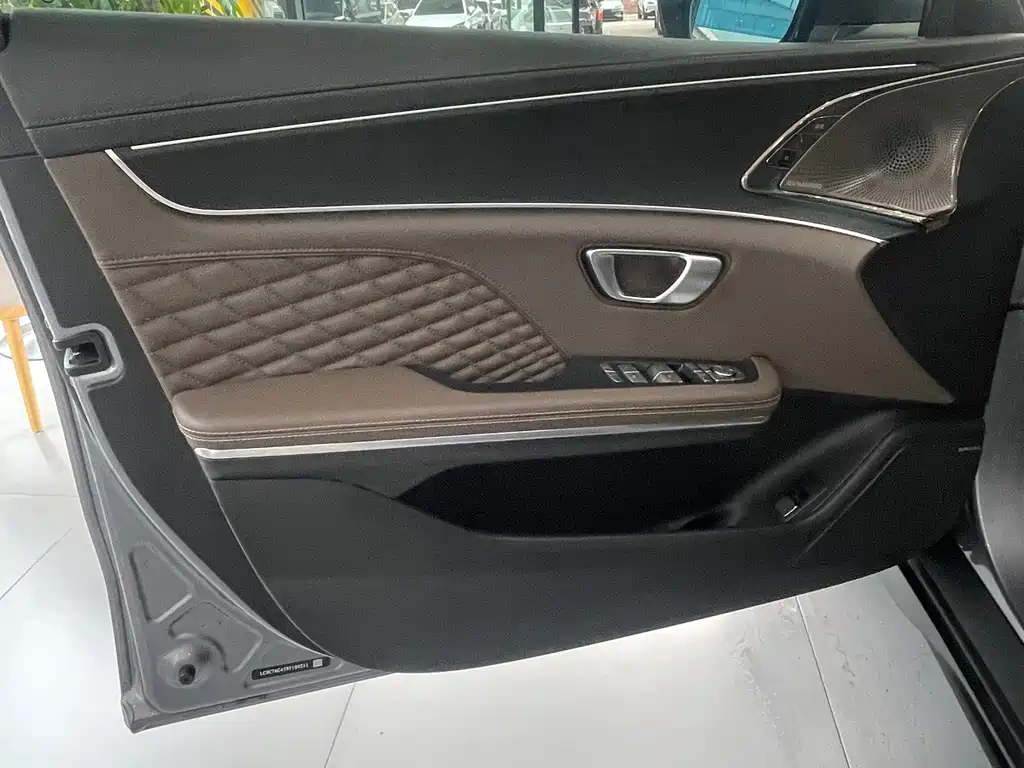 BYD Han — миниатюра 5
