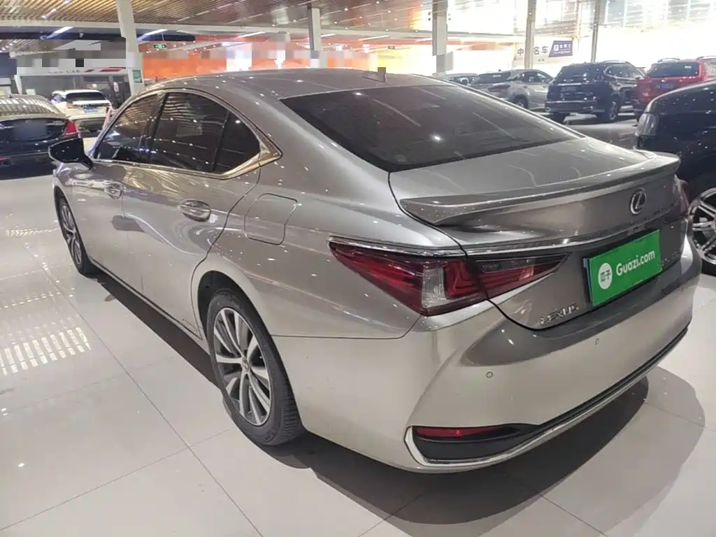Lexus ES — миниатюра 5