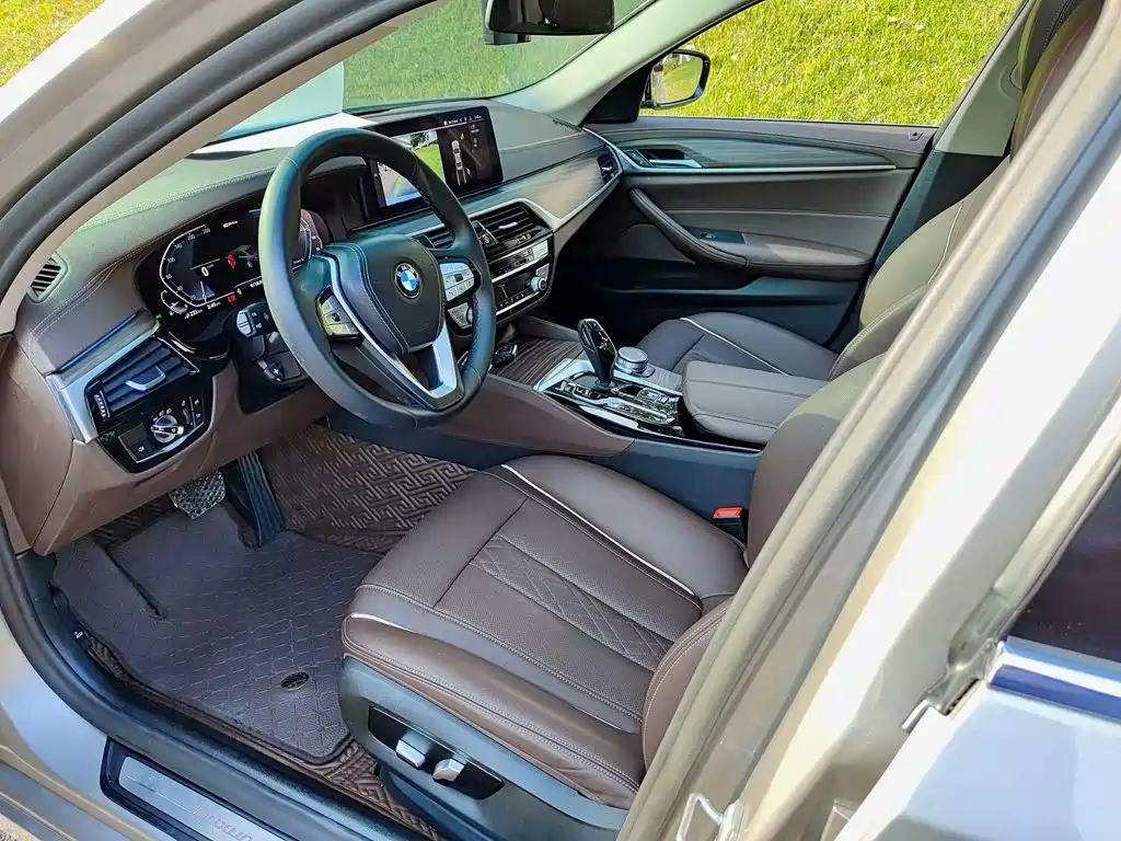BMW 5 Series New Energy — миниатюра 7