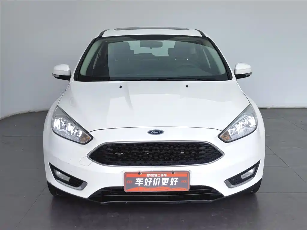 Ford Focus 2015 1.6L AT