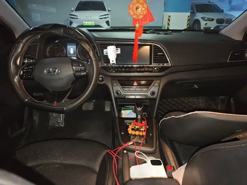 Hyundai Elantra — миниатюра 13