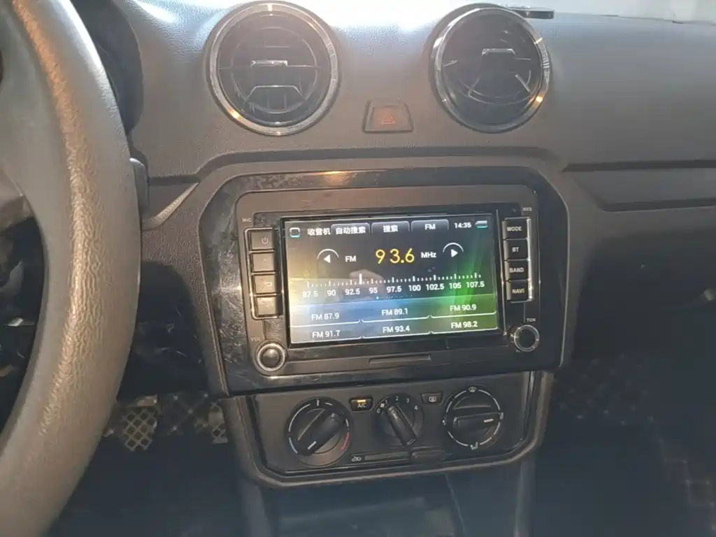 Volkswagen Jetta — миниатюра 13