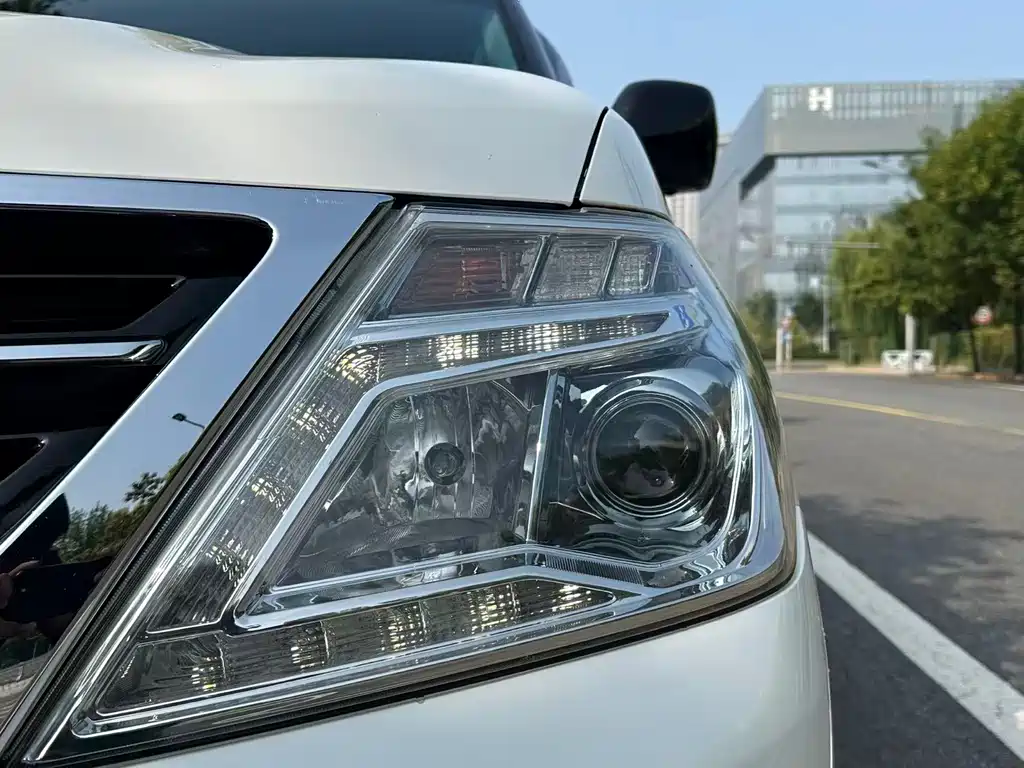 Nissan Patrol — миниатюра 2