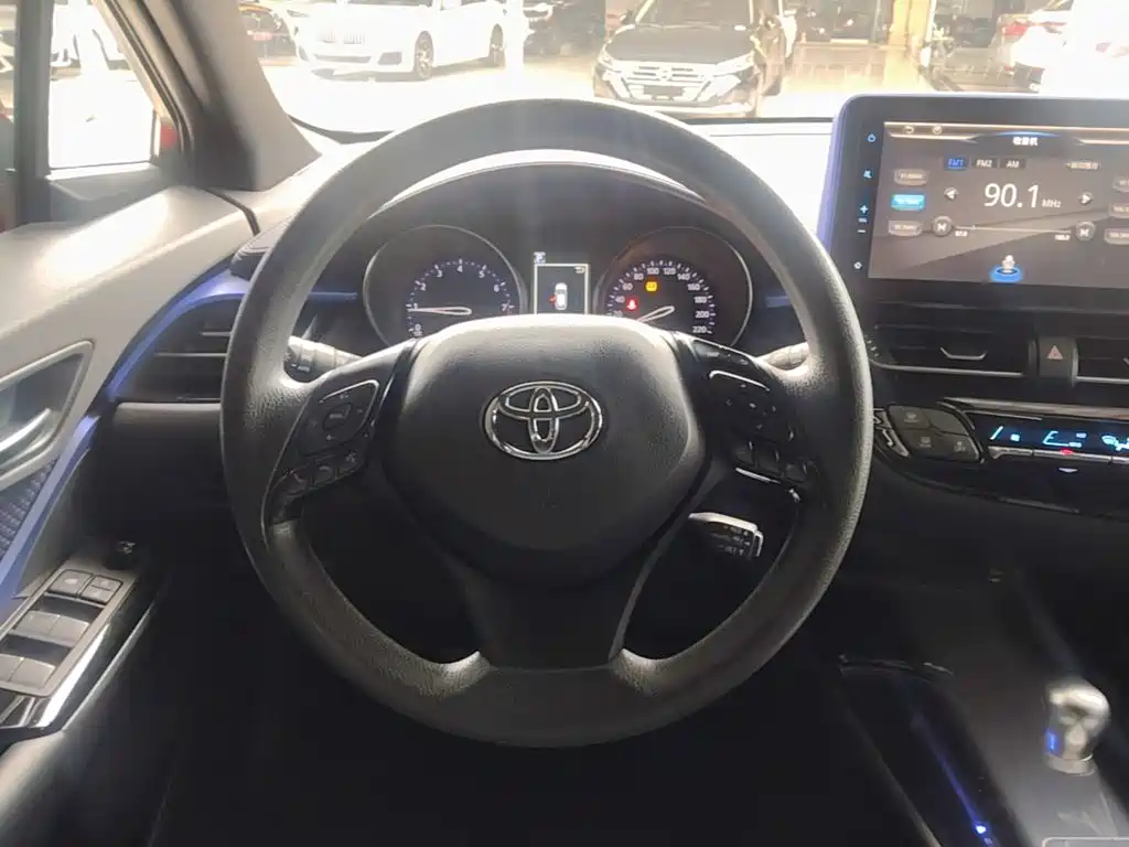 Toyota C-HR — миниатюра 11