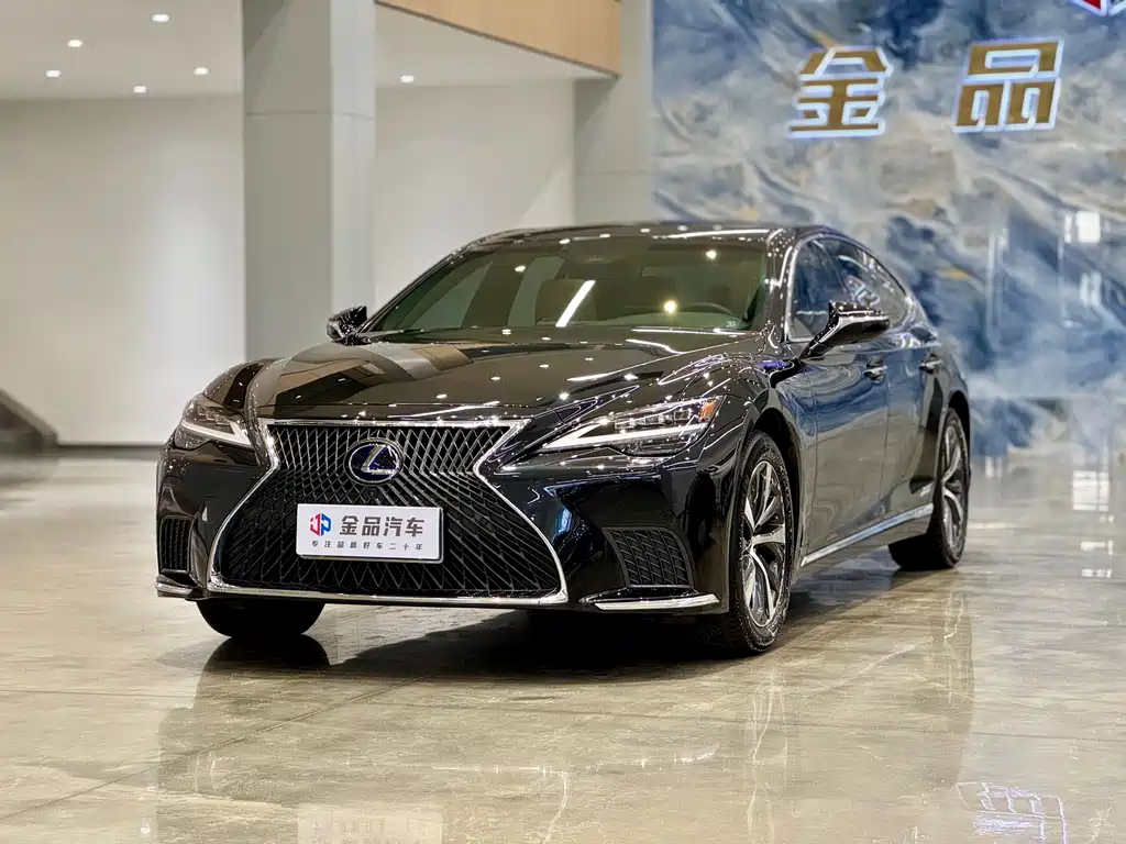 Lexus LS 2021