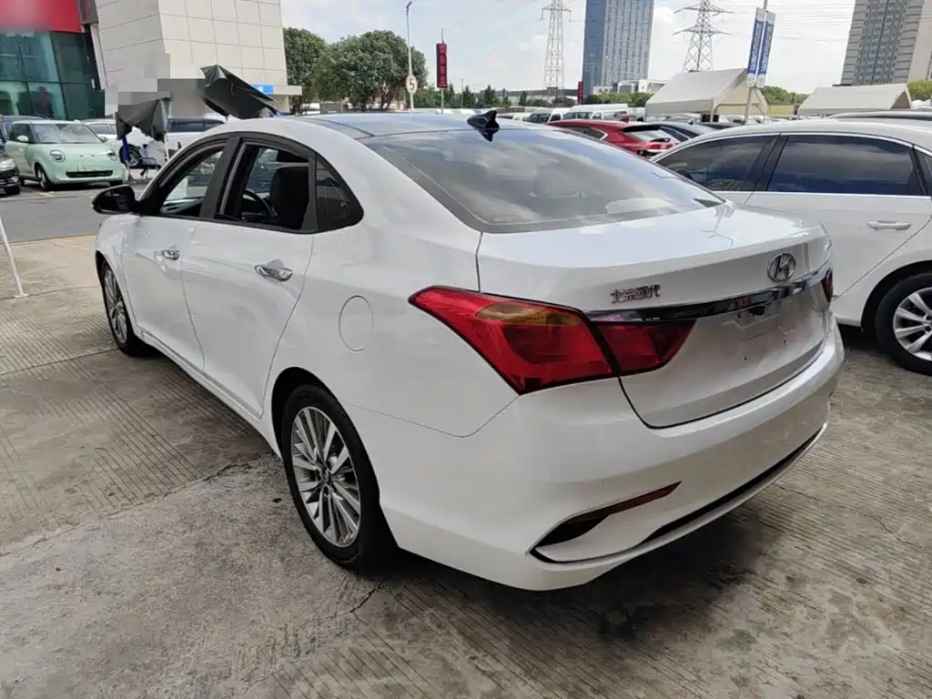 Hyundai Mistra — миниатюра 5