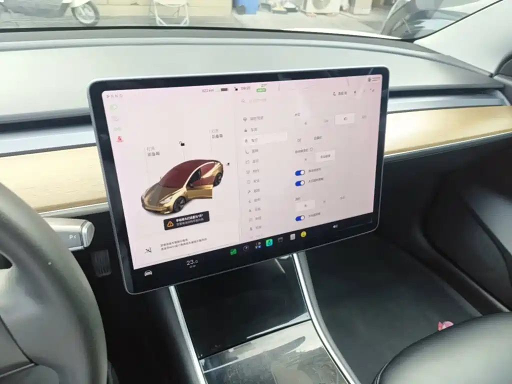 Tesla Model 3 — миниатюра 13