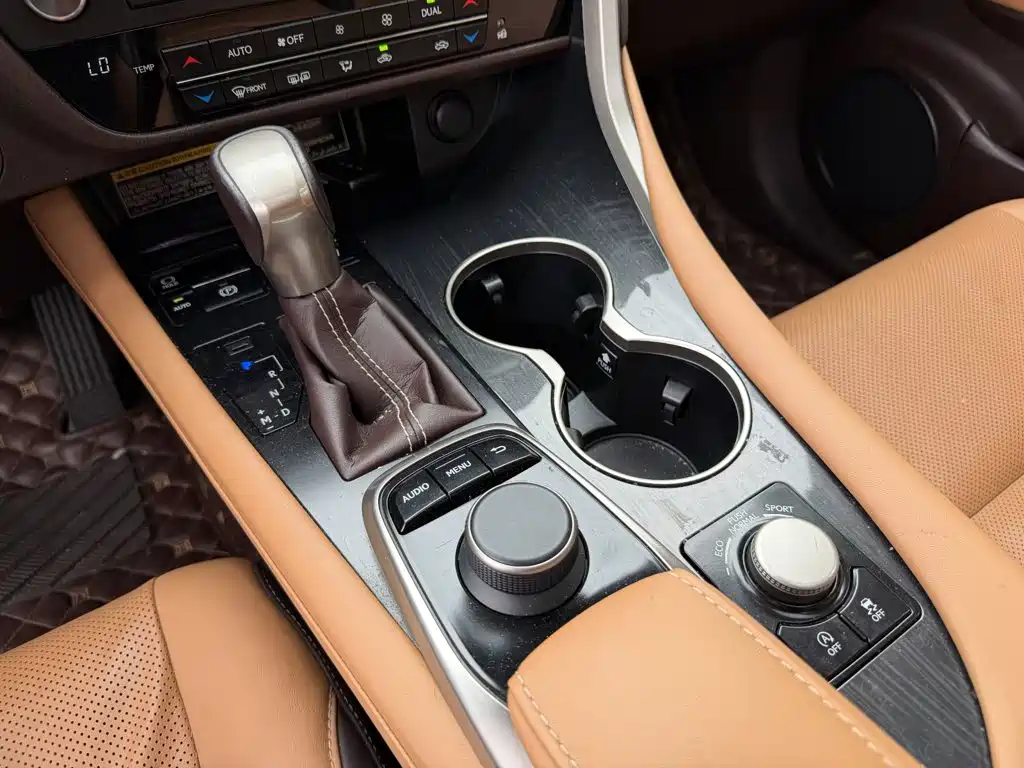 Lexus RX — миниатюра 9