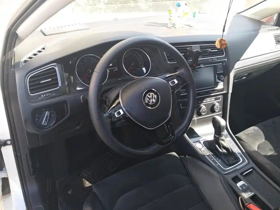 Volkswagen Golf — миниатюра 12