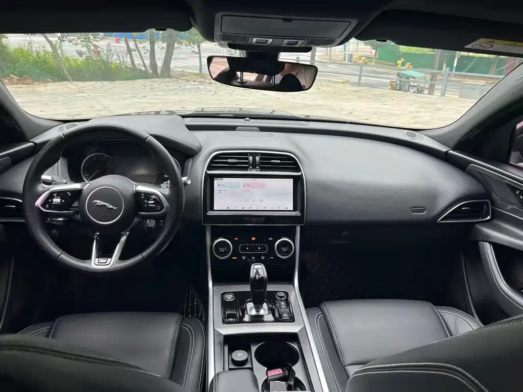 Jaguar XEL — миниатюра 9