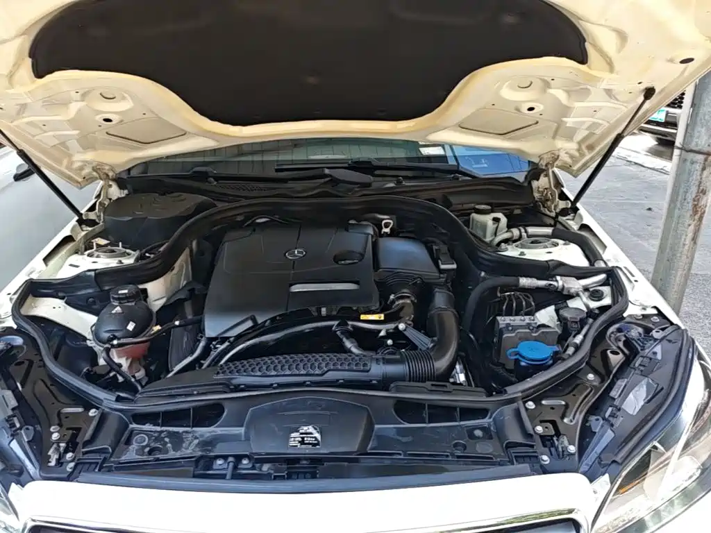 Mercedes-Benz E-Class — миниатюра 20