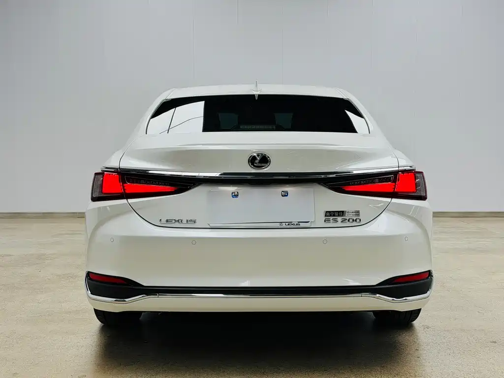 Lexus ES — миниатюра 4