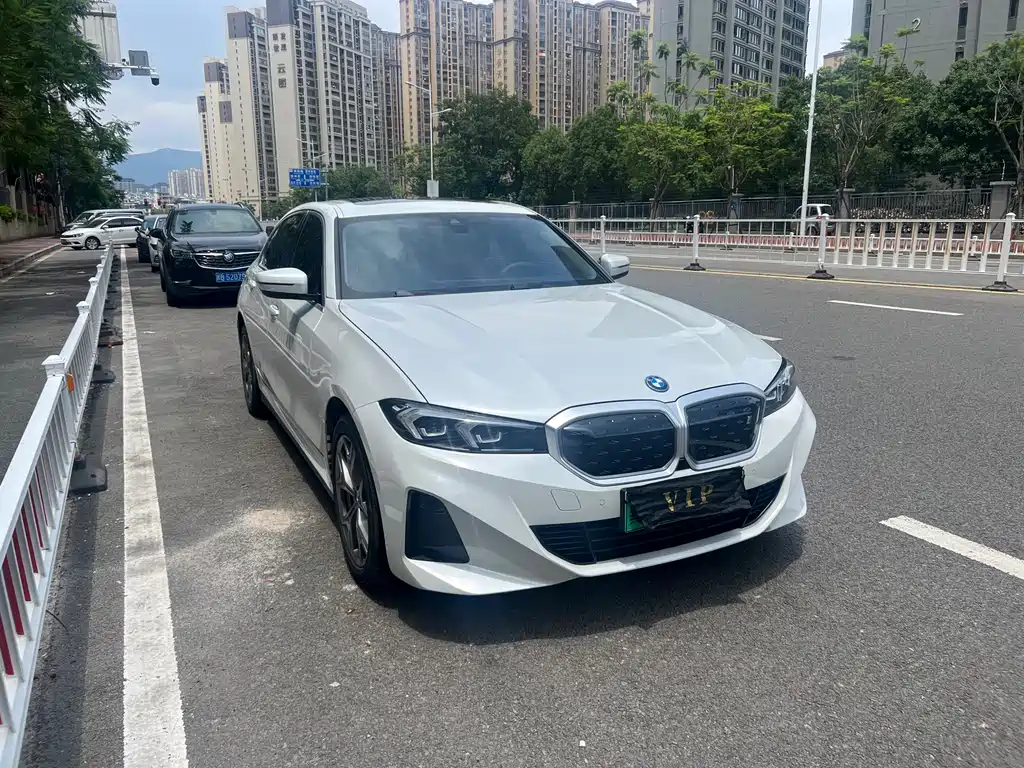BMW i3 2023 eDrive 40 L Sport
