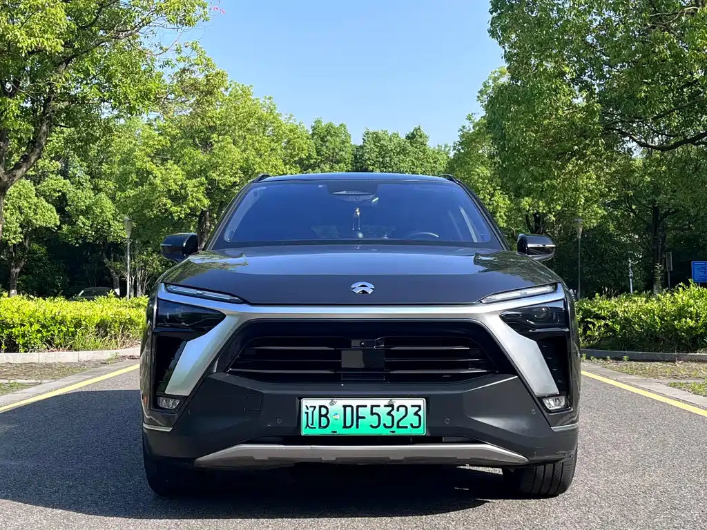 NIO ES8 2020 450KM мест