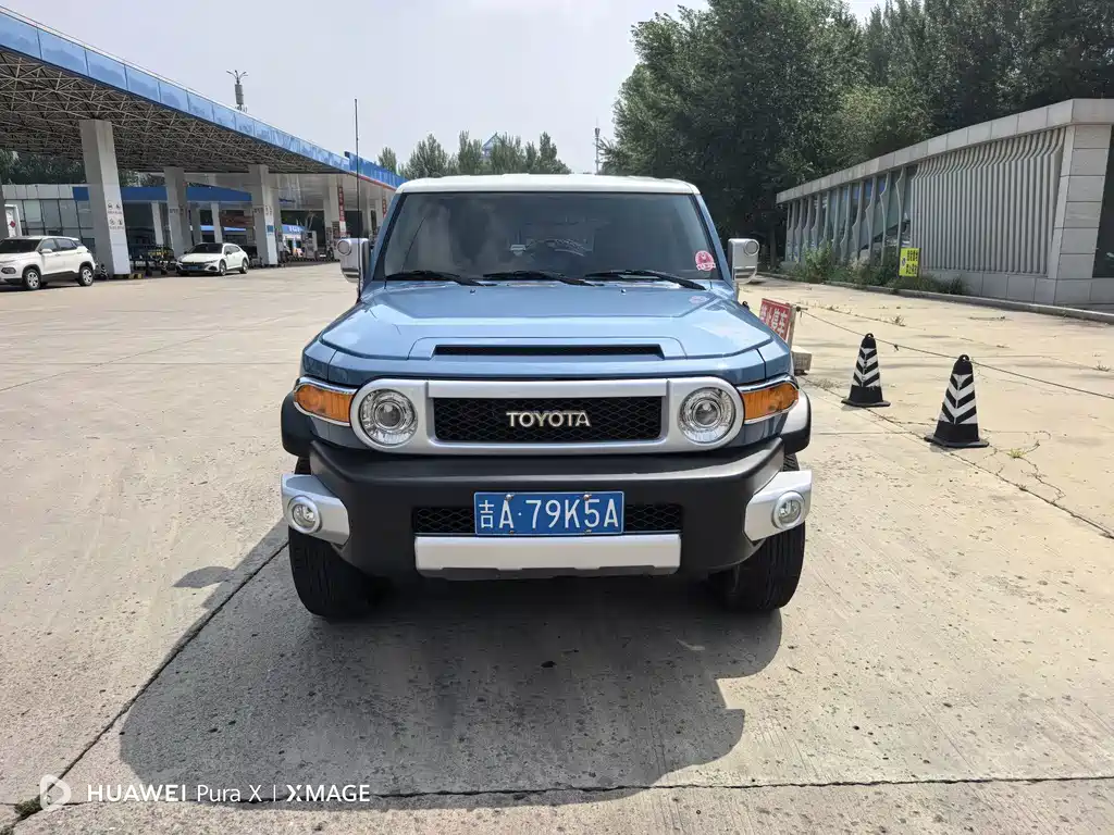 Toyota FJ Cruiser — миниатюра 2