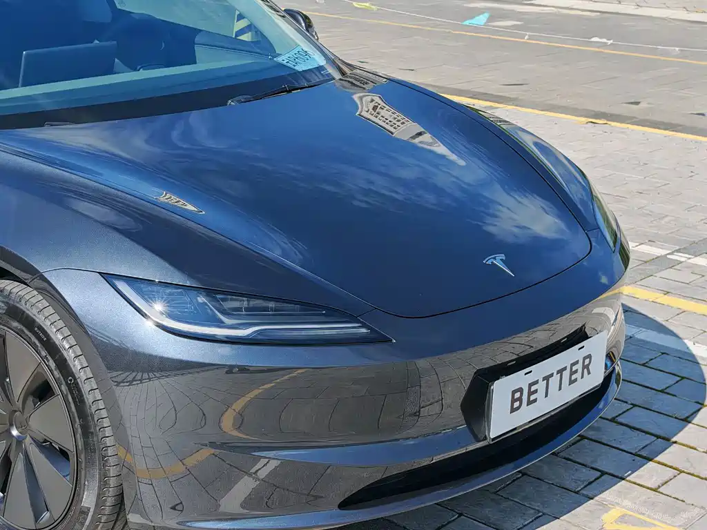 Tesla Model 3 — миниатюра 8