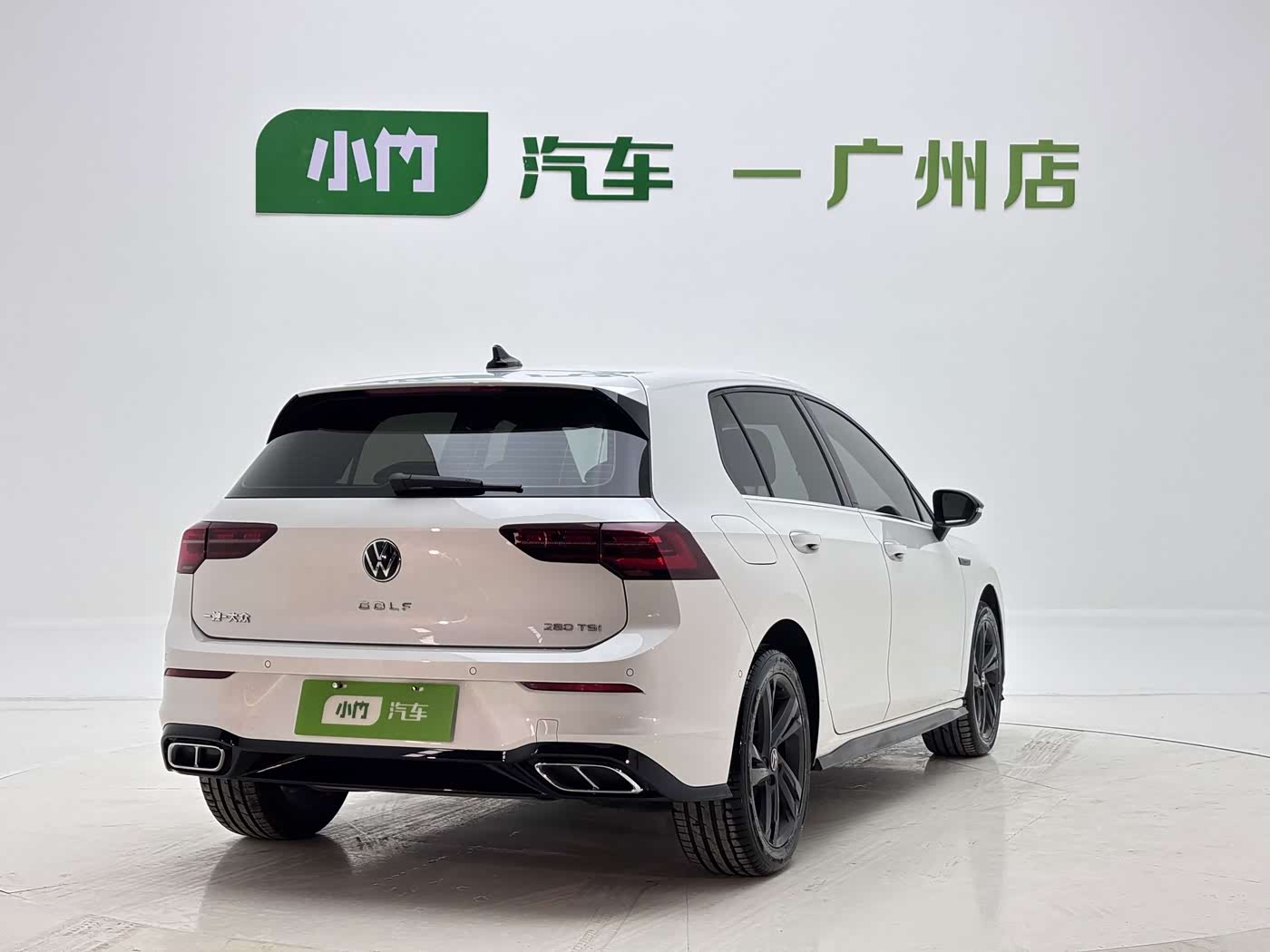 Volkswagen Golf 1.4 л 2023 г. Белый, пробег 21000 км